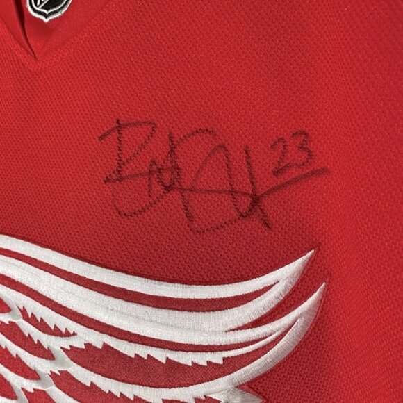 NHL RBK Detroit Red Wings Signed Brad Stuart #23 Red White Hockey Jersey M - Picture 3 of 16